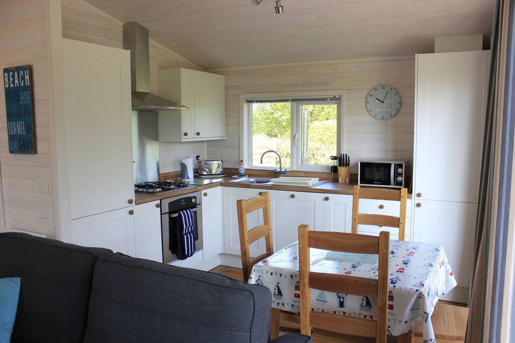 Kitchen/dining area