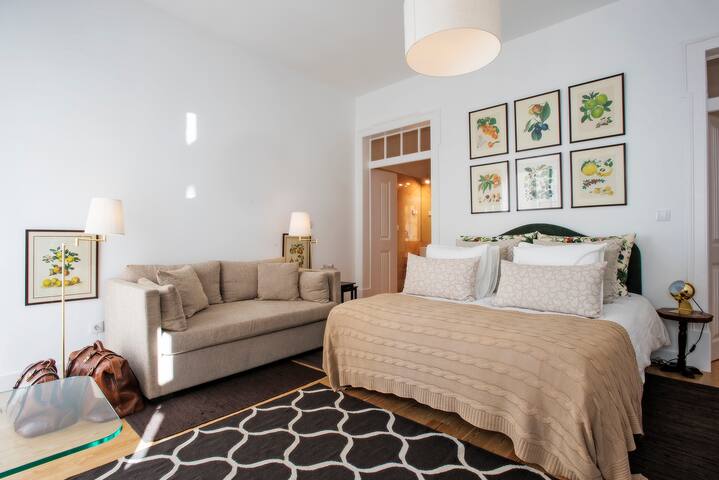 3-Bedroom Ap in the City Centre Garden and Terrace gallery image 5