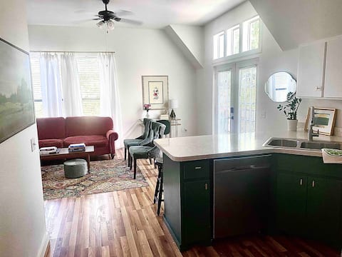 Popular Airbnb listing: Top of the Hill Spacious 2 bedroom/1 bath Apt in Weatherford