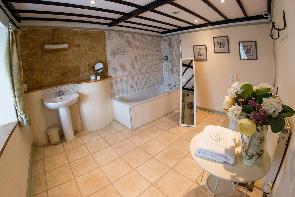 Stonebarrow Bathroom