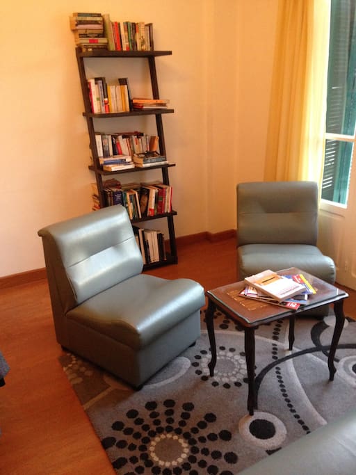 A little corner to read and write