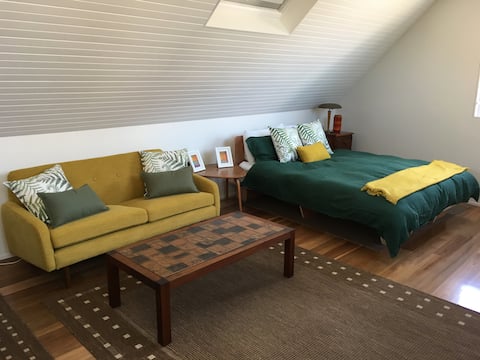 Popular Airbnb listing: New, stylish, quiet studio in heritage area in Sydney