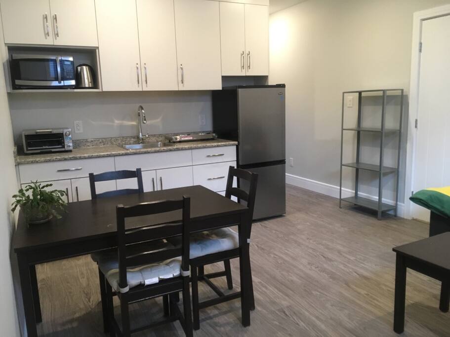 Eating Area, Kitchenette