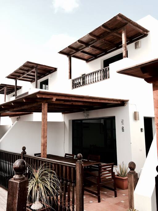Shaded balcony and terrasse.
