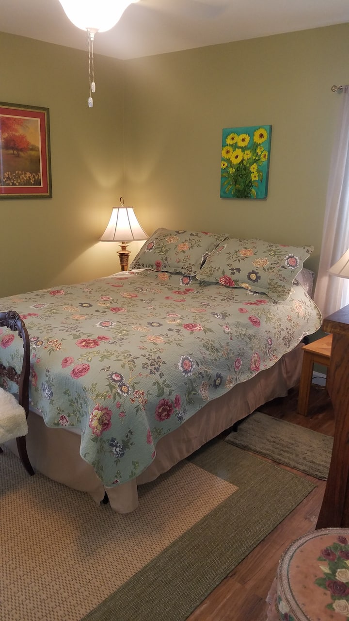 חדר שינה בקומה הראשית 