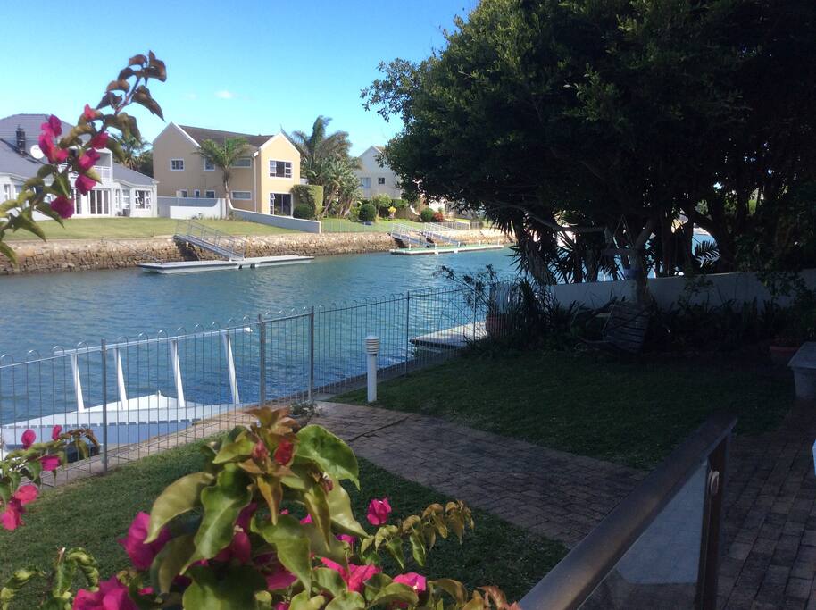 Access to private jetty