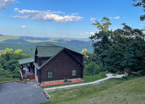 Modern Mountaintop Cabin -Stunning Views *Hot Tub*