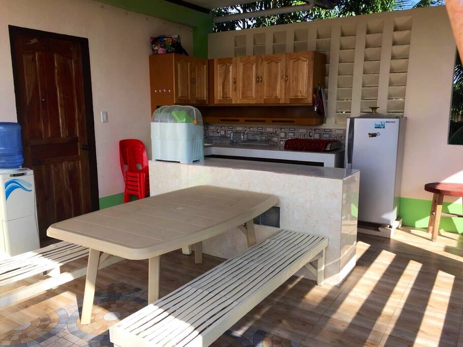 2nd floor - kitchen and dining area
Guests can cook and store food.
