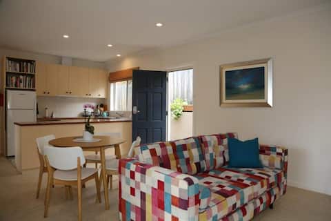 Successful Airbnb property: Apartment on the EDGE in City Of Hobart