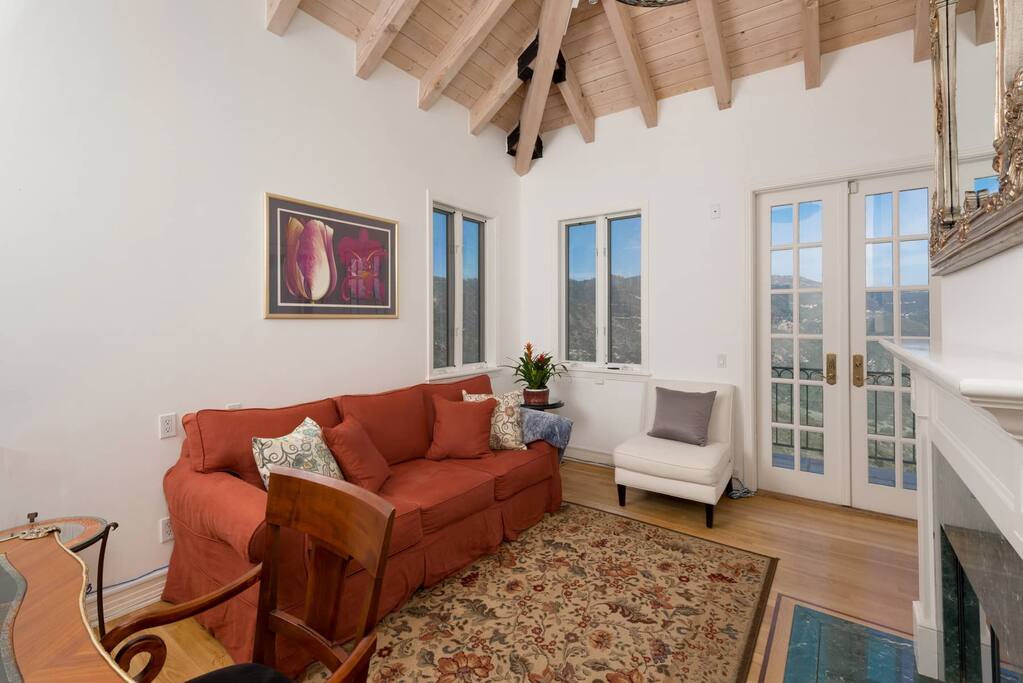 Main Floor Sitting room