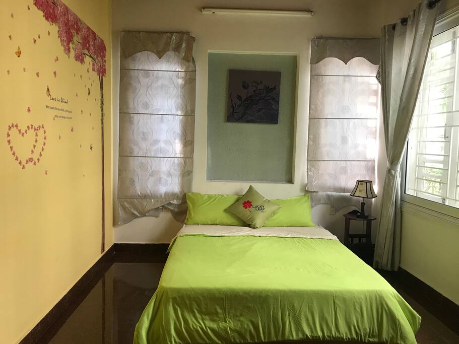 1 big bed Room