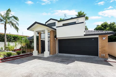 Auckland City & AIRPORT Near Sylvia park mall