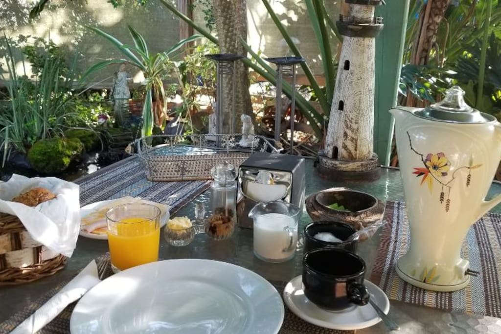 Breakfast area