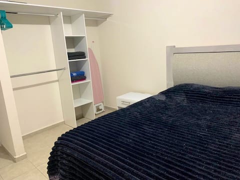 (60) Comfortable apartment near the airport