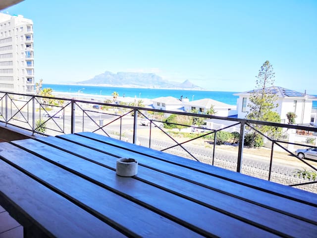 Self Catering 3 Bedroom Beach Front Apartment