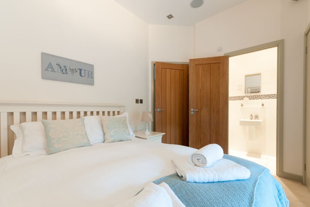 Master Bedroom with en-suite