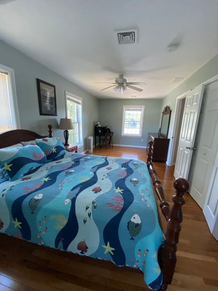 חדר שינה על קו המים למעלה