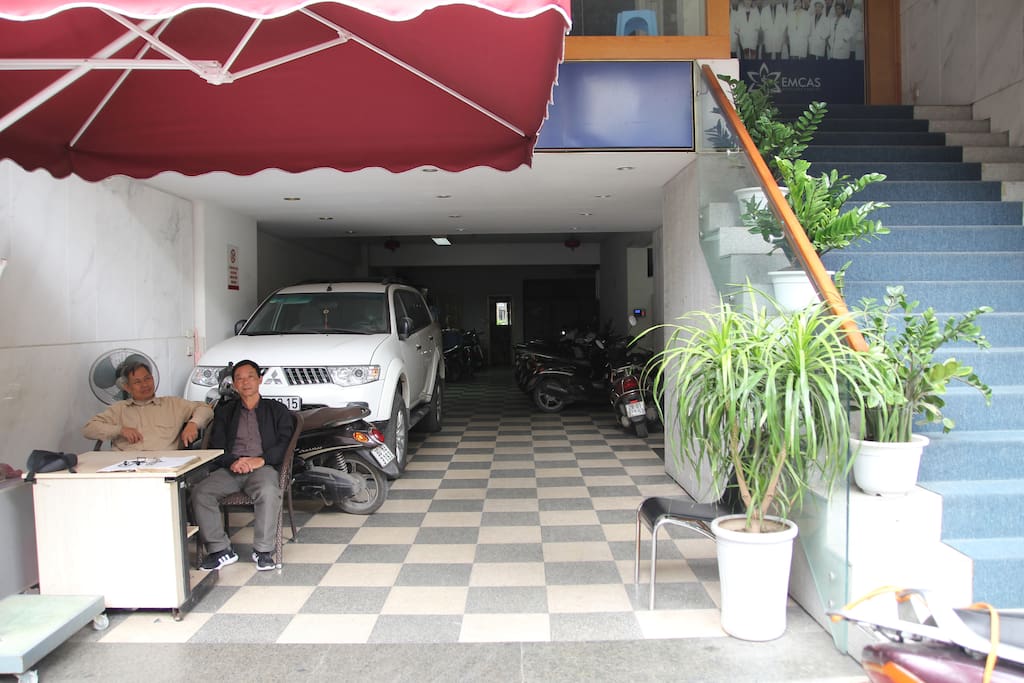 DOORMAN 24/7 FOR FLEXIBALITY CHECK IN AND OUT