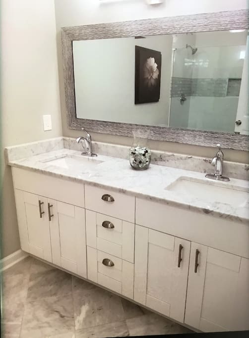 BRAND NEW MARBLE FLOORS & COUNTERS W/ DUAL SINKS