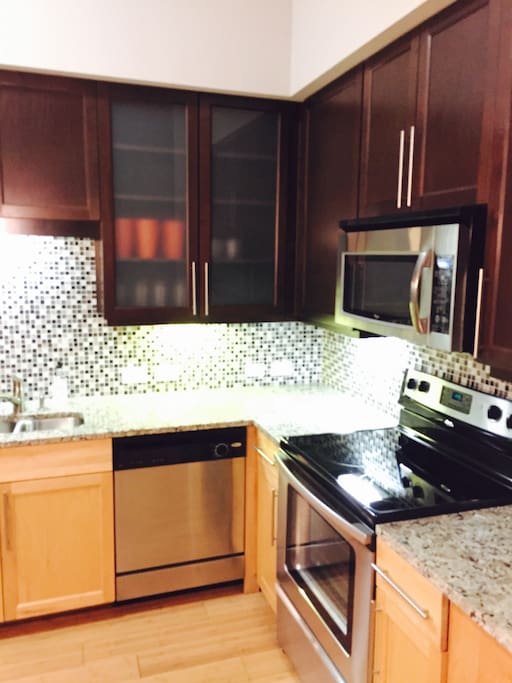Huge kitchen, fully stocked with essentials