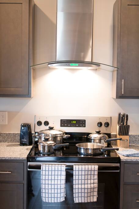 Gourmet Range w/Hood