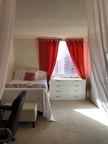 Waikiki Private Close to Everything