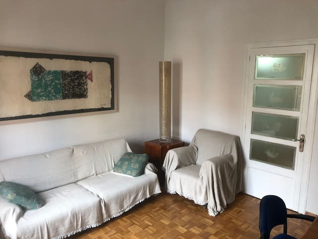 Centric single room