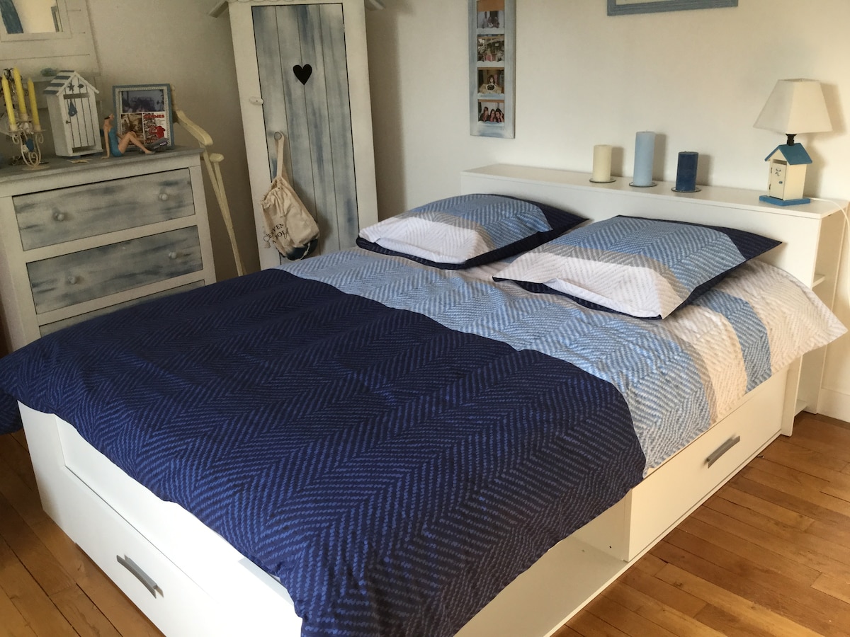 Chumba cha kulala cha 22m2 chenye KITANDA 140X200