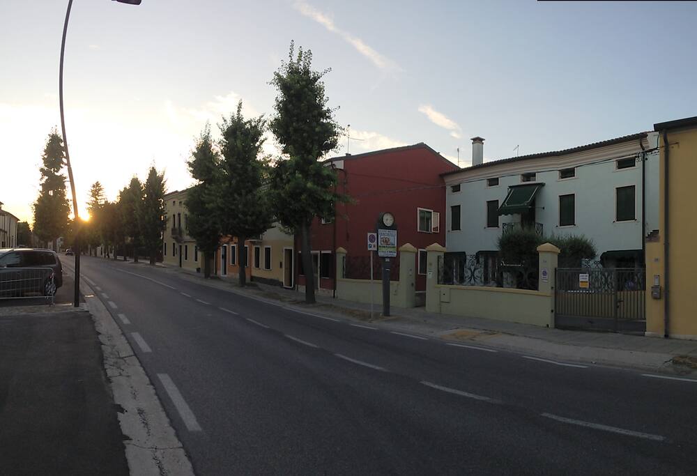 Villa Mari Fronte strada