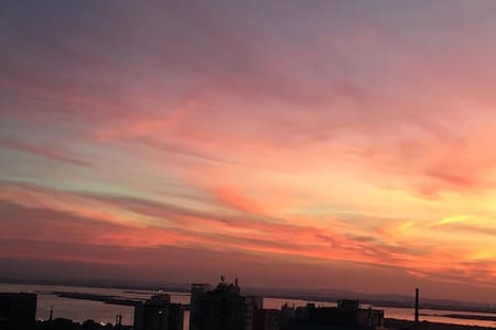 Ap JK excelente vista p/Guaíba.Tudo perto.Netflix.