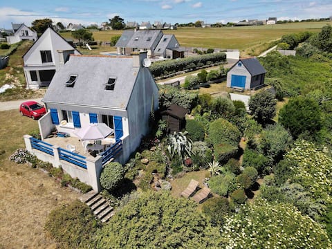 sea-facing house, bay of Audierne Plozevet