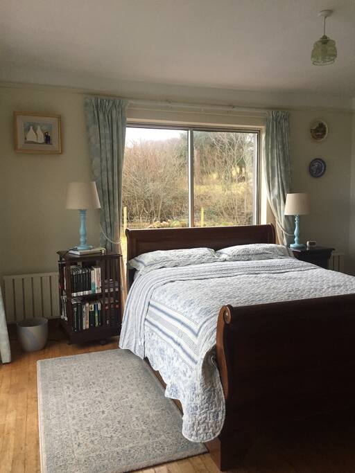 Master bedroom with 5ft king size luxurious bed.
