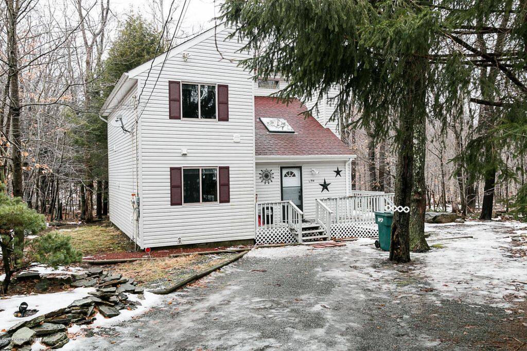 Beautiful House for your getaway in woods