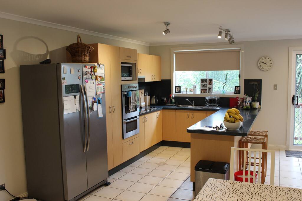 Spacious kitchen, with double oven and double dishwasher drawers