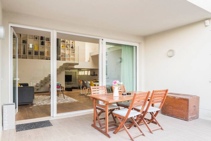 Stylish central loft Milan, with garden, 8 guests gallery image 3