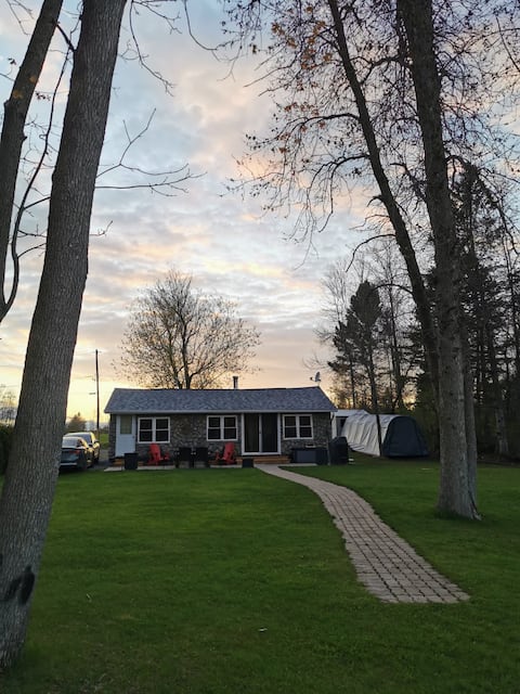 Popular Airbnb listing: Family Beachfront Getaway! in South Frontenac