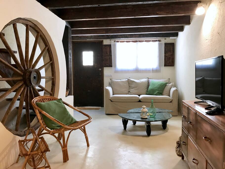 Living Room / Sala de estar