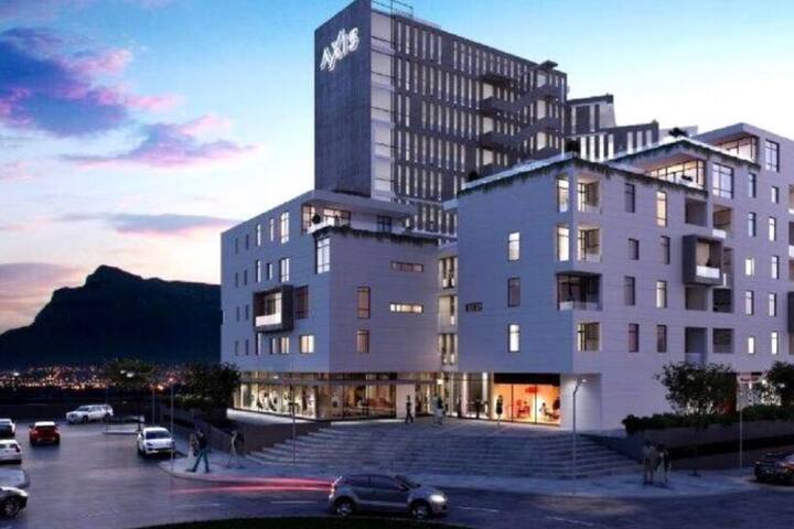 Axis Family Apartment with Table Mountain Views. gallery image 2