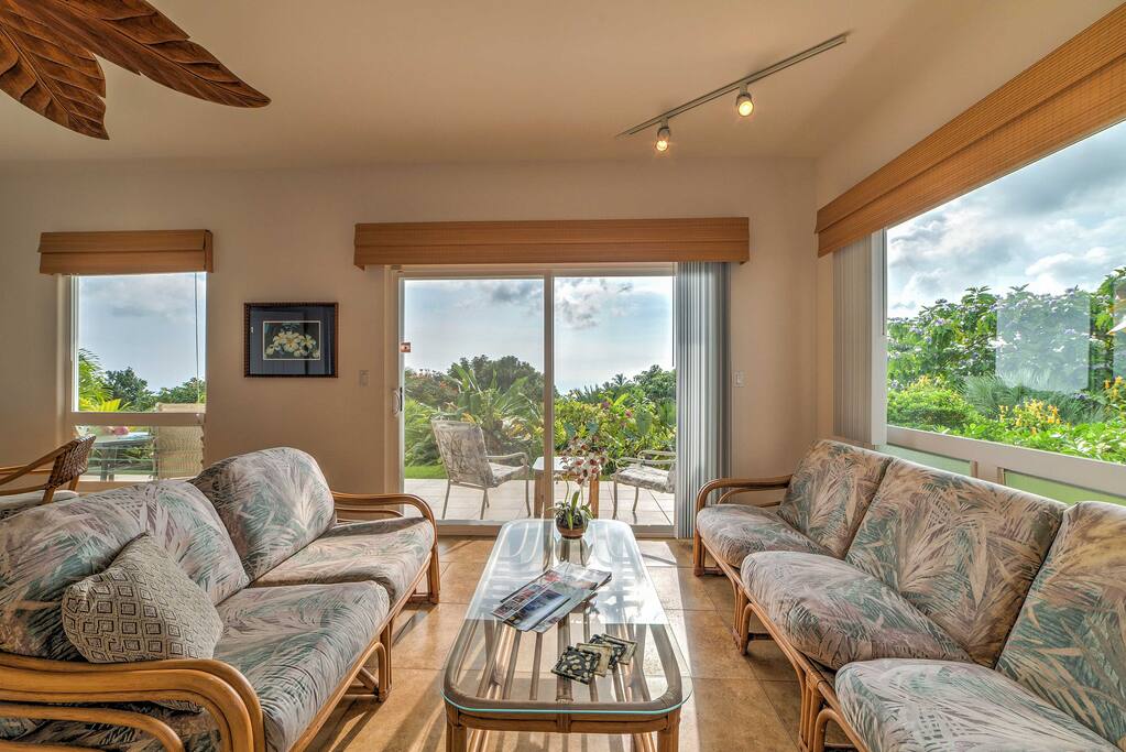 With 1,000 square feet of living space, the home comfortably accommodates 4.