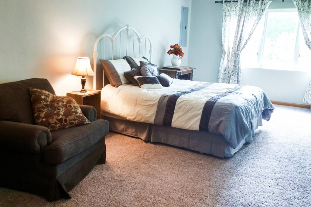 Very comfortable, queen size bed