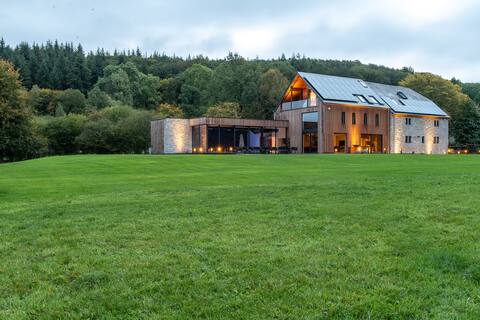 SOUS LE BOIS , SUPER LUXURIOUS HOUSE ON LARGE DOMAIN
