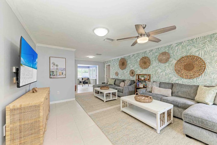 5 Mi To Ami, Heated Pool, Hot Tub, - Bradenton Beach, FL