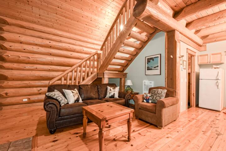 Rustic Cabin Ideal For Groups For Ski And Hike Cabins For