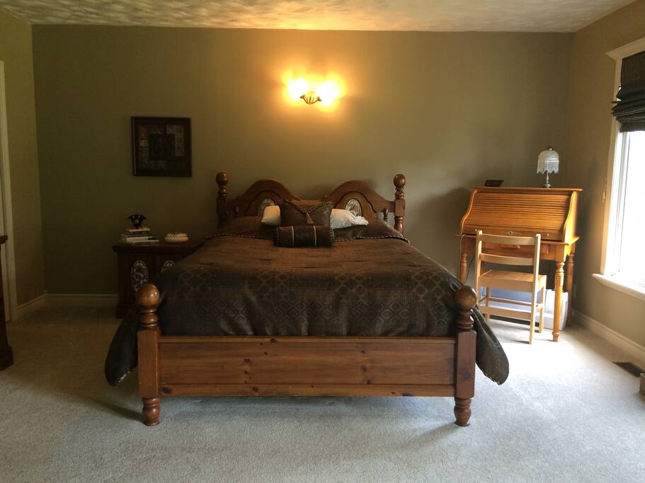 Master Bedroom (Queen bed) with Ensuite and Private Balcony