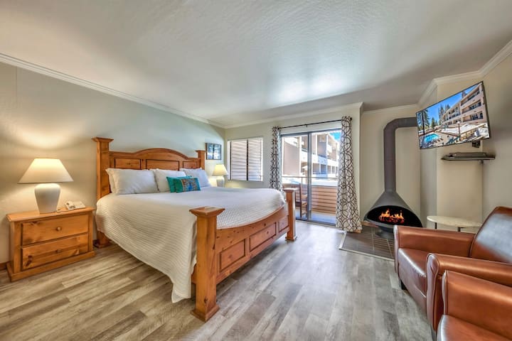 Updated Studio Right Off Lake Tahoe