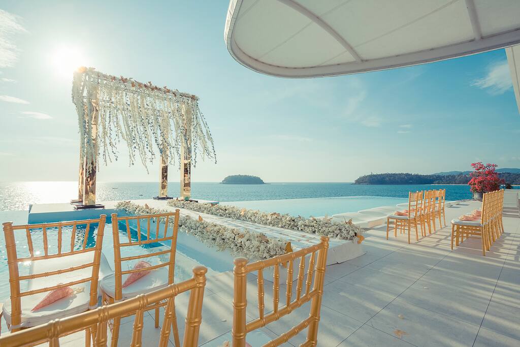 Somebody wedding here!