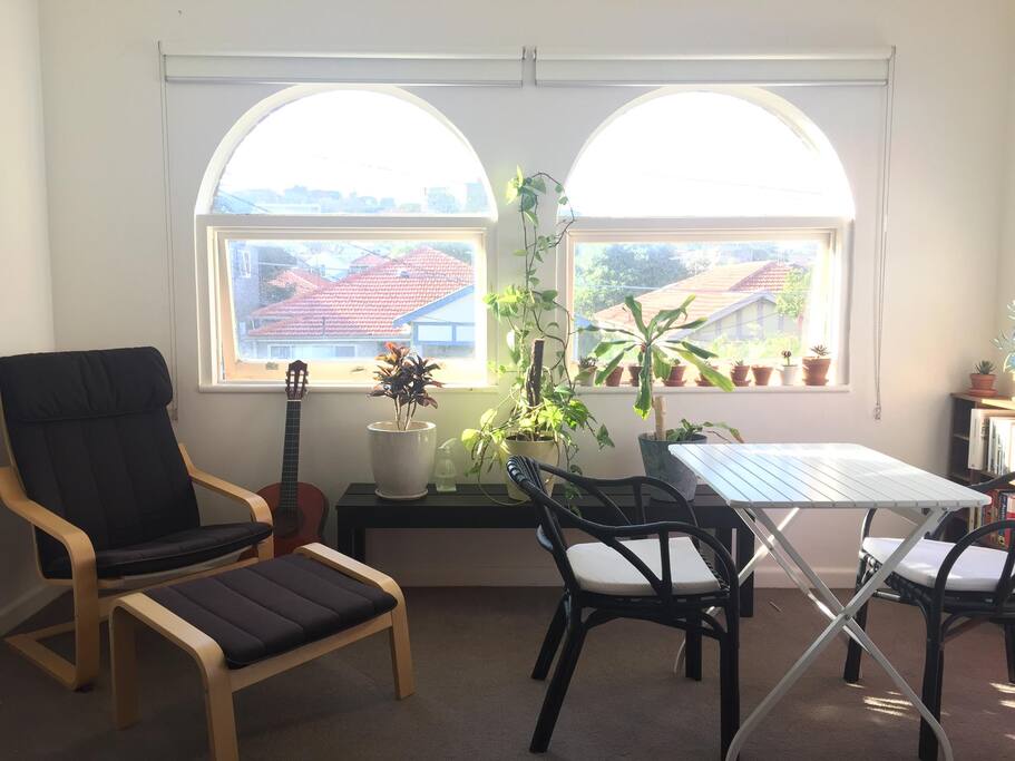 Enjoy brekkie in the sunroom!