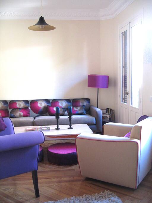 Well located flat in a new, trendy area of Madrid. The space is full of light and decorated with designer furniture and objects from around the world.