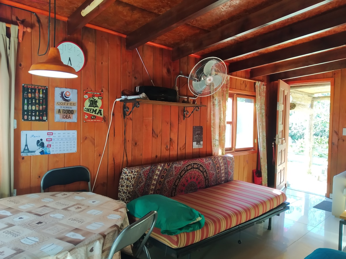 Successful Airbnb property: Beautiful single-room cabin 2 minutes from the beach in Playa Hermosa