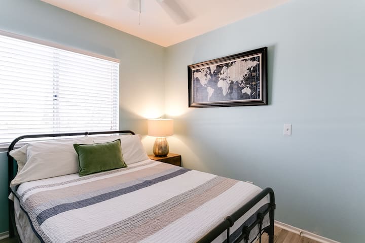 ❤️Comfortable & Convenient Getaway (room B)